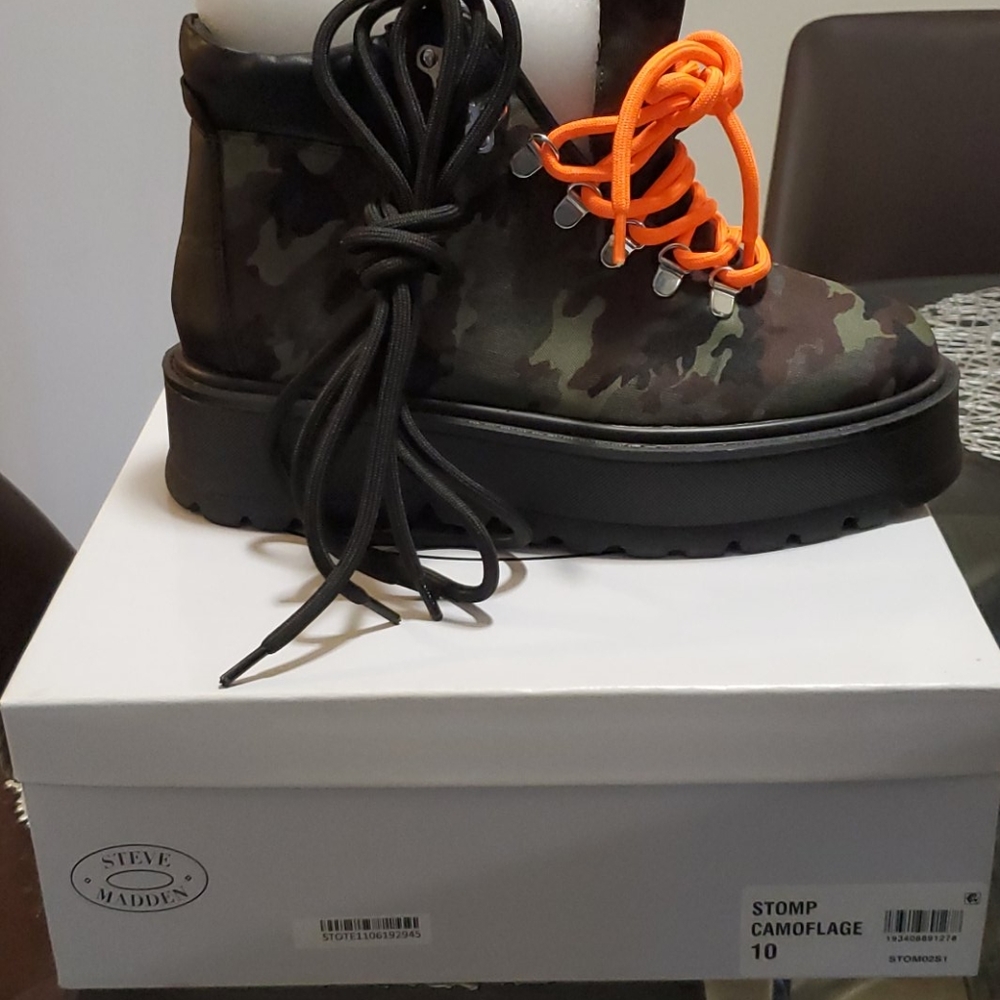 Steve Madden Hiker boots